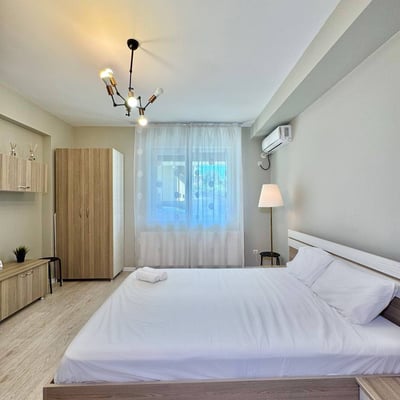 Location d’un appartement chaleureux d’une pièce avec balcon à Chiajna, près de Bucarest, Roumanie